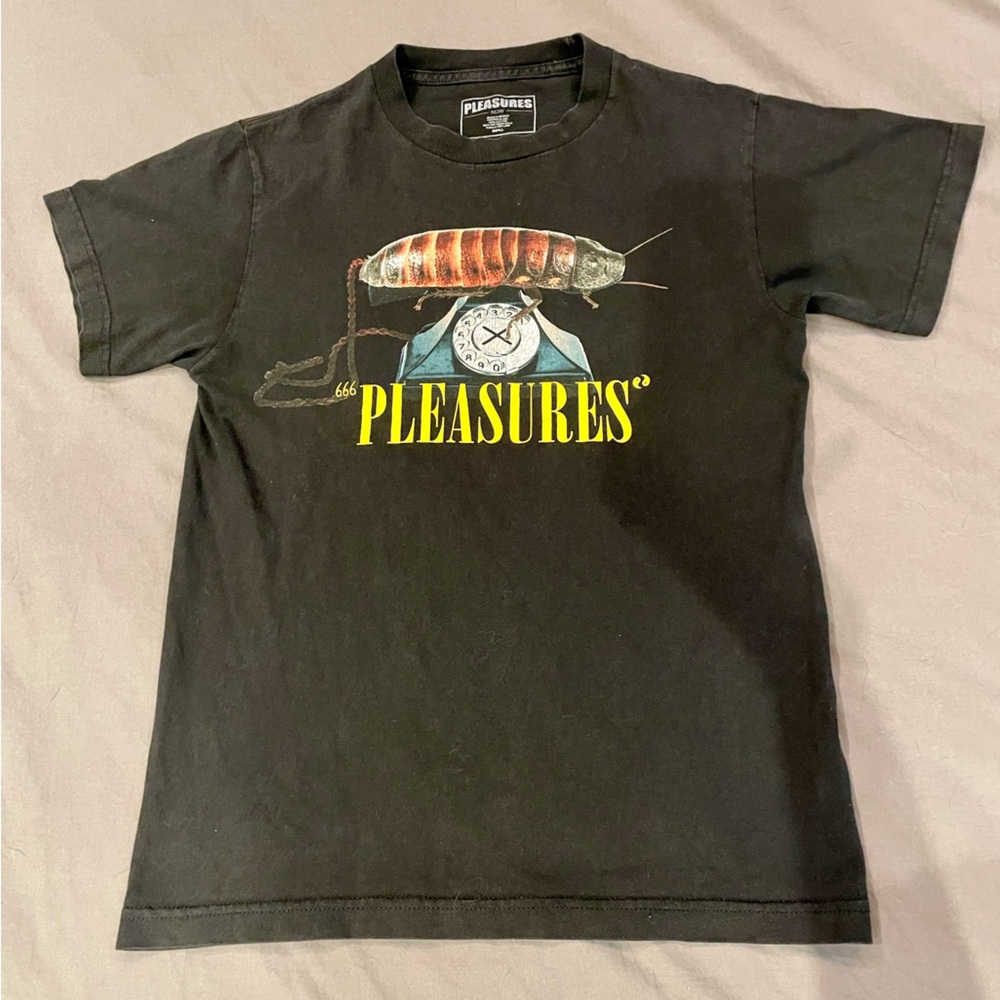 Pleasures now t shirt